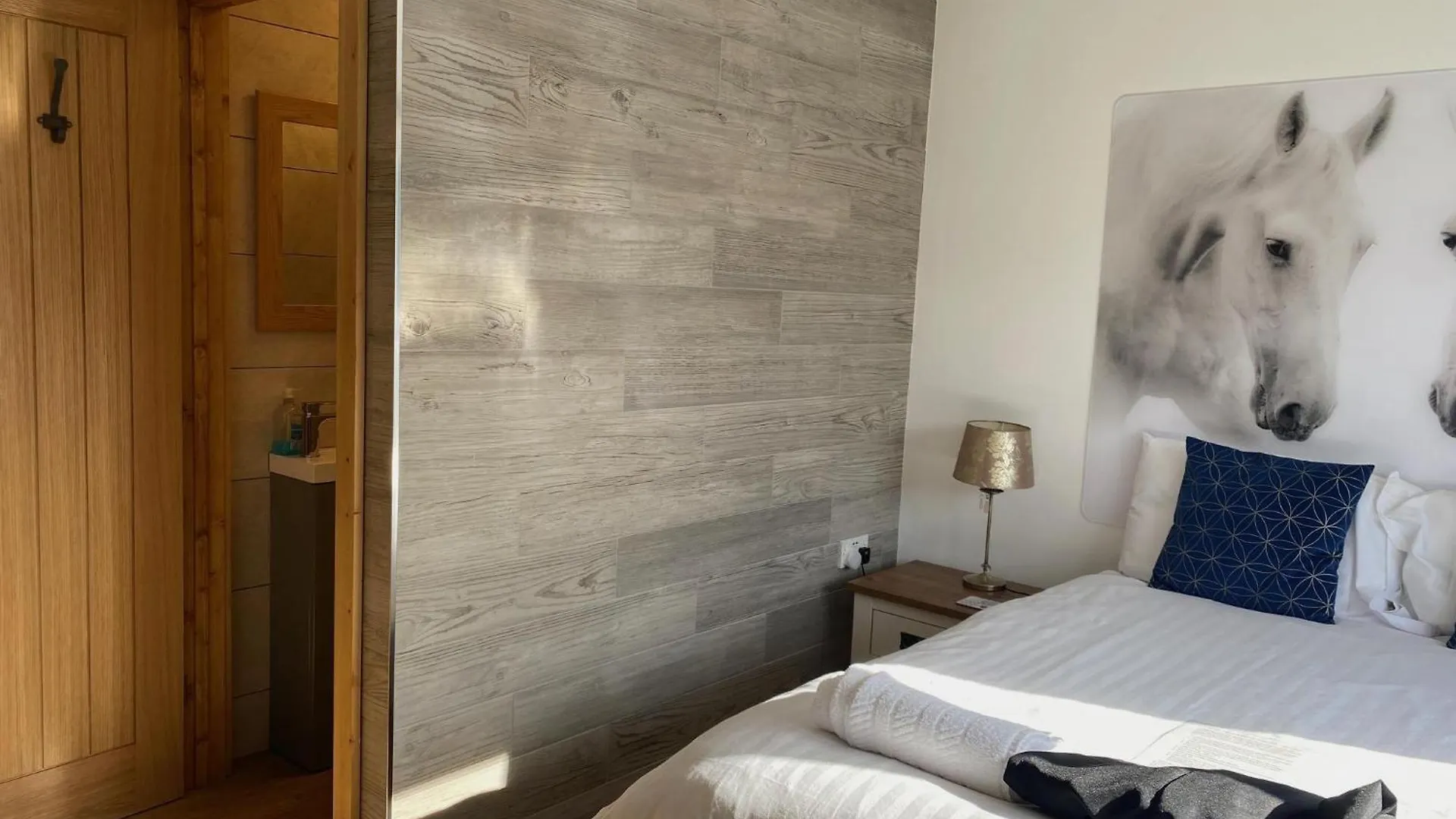 King Richard'S Luxury Lodge - Sleeps Up To 8 ,Dog Friendly ,Near Sherwood Forest At Fairview Farm In Nottingham Set In 88 Acres And Great For Groups,Family Gatherings,Corporate Events Birleşik Krallık