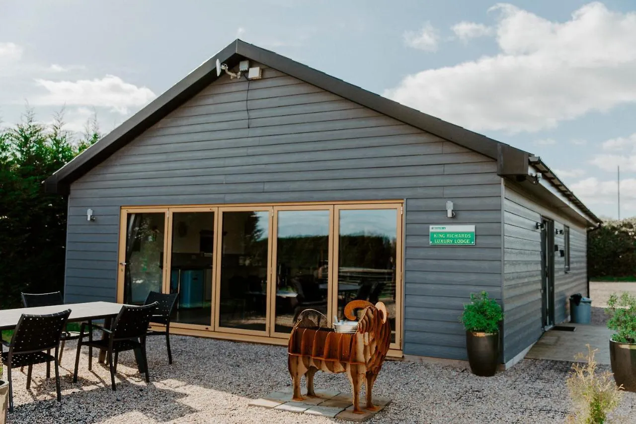 Vakantiehuis King Richard'S Luxury Lodge - Sleeps Up To 8 ,Dog Friendly ,Near Sherwood Forest At Fairview Farm In Nottingham Set In 88 Acres And Great For Groups,Family Gatherings,Corporate Events