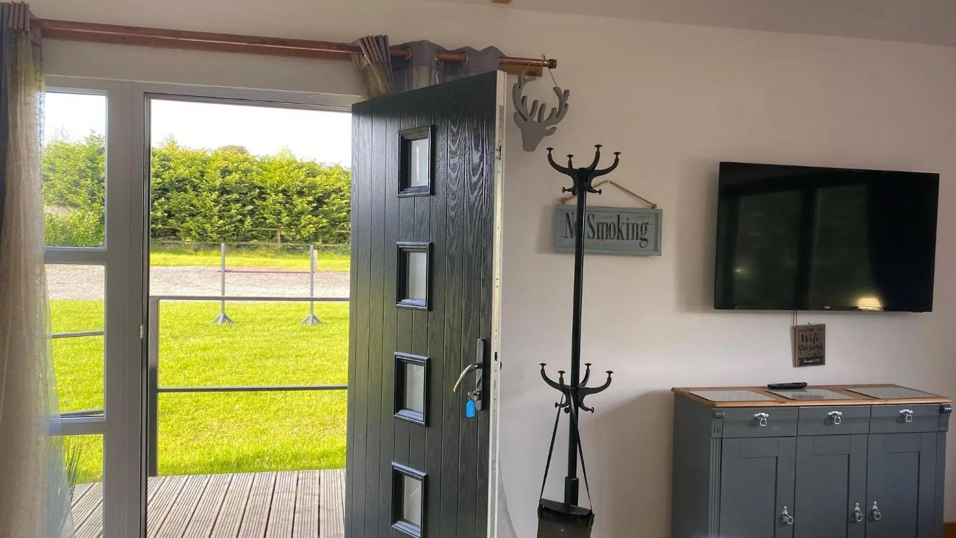 King Richard'S Luxury Lodge - Sleeps Up To 8 ,Dog Friendly ,Near Sherwood Forest At Fairview Farm In Nottingham Set In 88 Acres And Great For Groups,Family Gatherings,Corporate Events