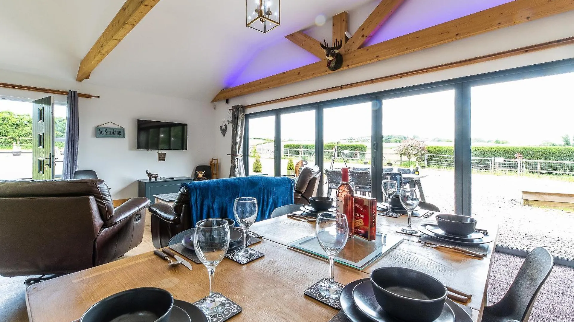 King Richard'S Luxury Lodge - Sleeps Up To 8 ,Dog Friendly ,Near Sherwood Forest At Fairview Farm In Nottingham Set In 88 Acres And Great For Groups,Family Gatherings,Corporate Events Vakantiehuis
